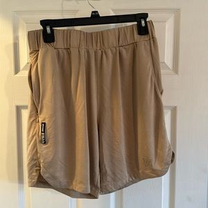 Young LA gym shorts. Knee length. XL